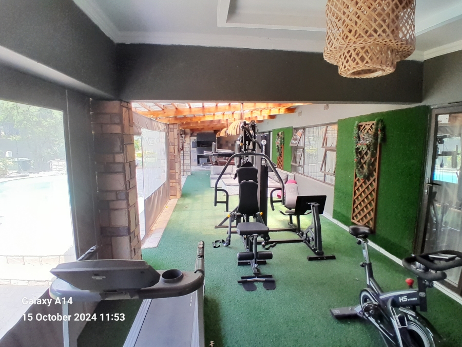 6 Bedroom Property for Sale in Protea Park North West